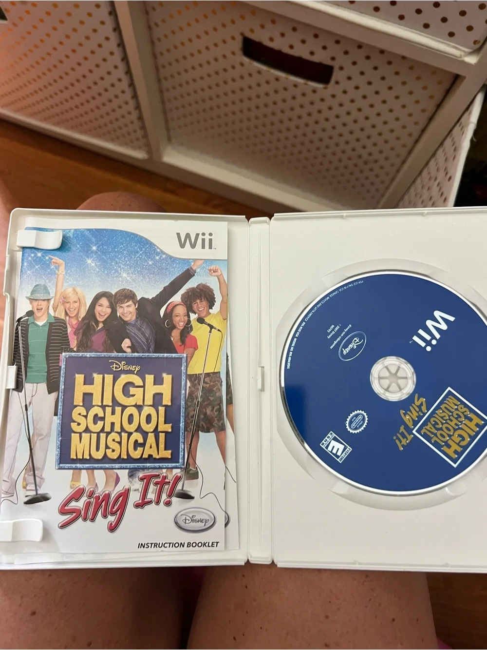 Disney High School Musical Sing It! Wii Game - Gold, Blue, White, Red